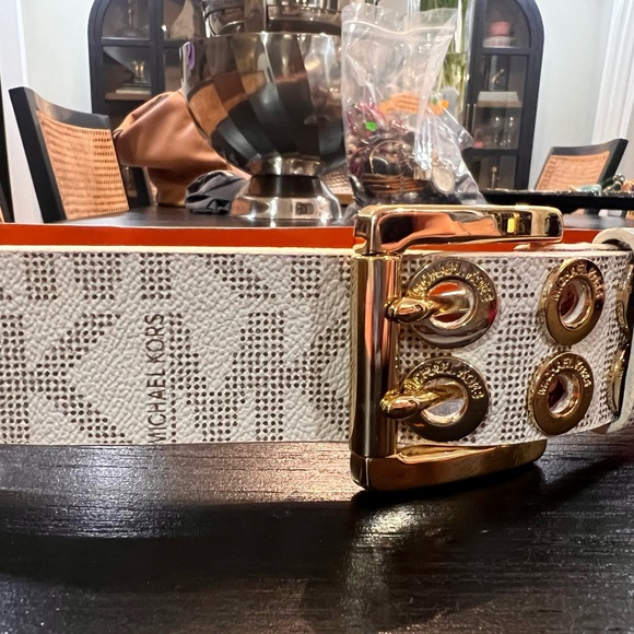Cream MK logo belt - Picture 4 of 4